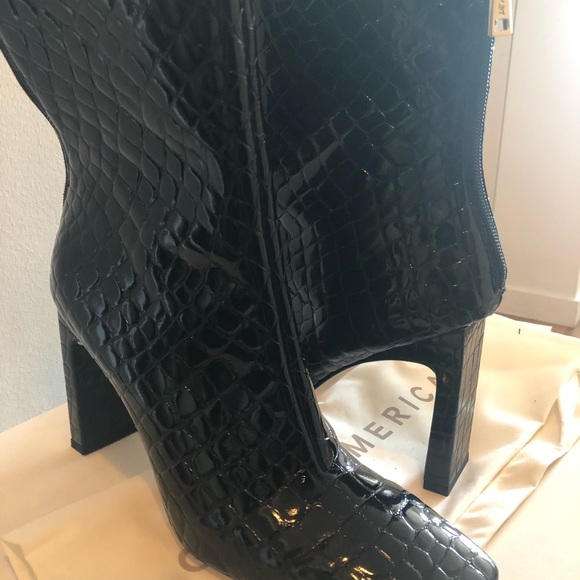 Good American booties. Size 8 1/2. Never worn. - Picture 4 of 4